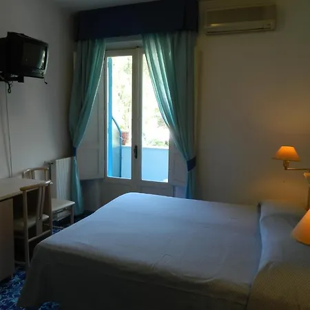 Hermosa Hotel 3*